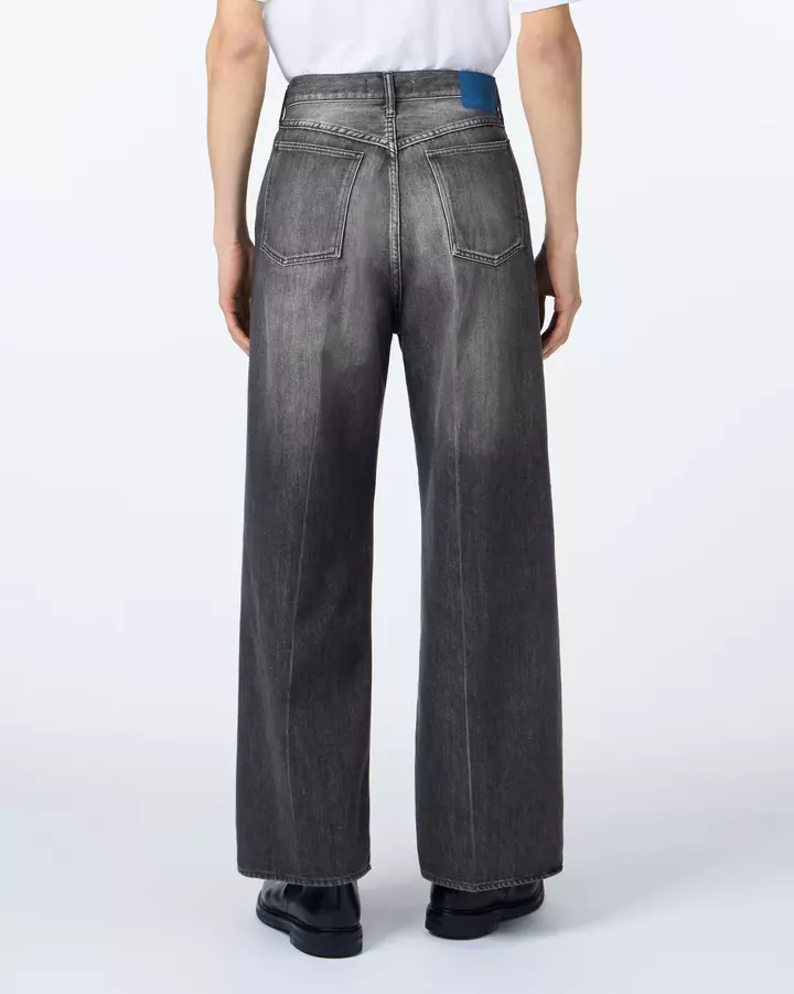 JMPT6007_B01_03.webp?sw=720